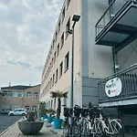 Orca Am Elbschloss Hotel 3*