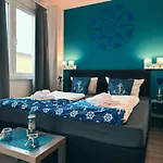 Orca Am Elbschloss 3*