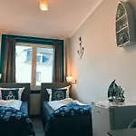 Orca Am Elbschloss 3*
