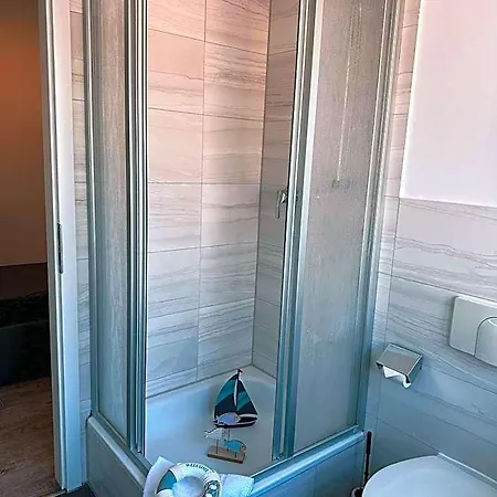 Orca Am Elbschloss 3* דרזדן