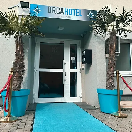 Orca Am Elbschloss